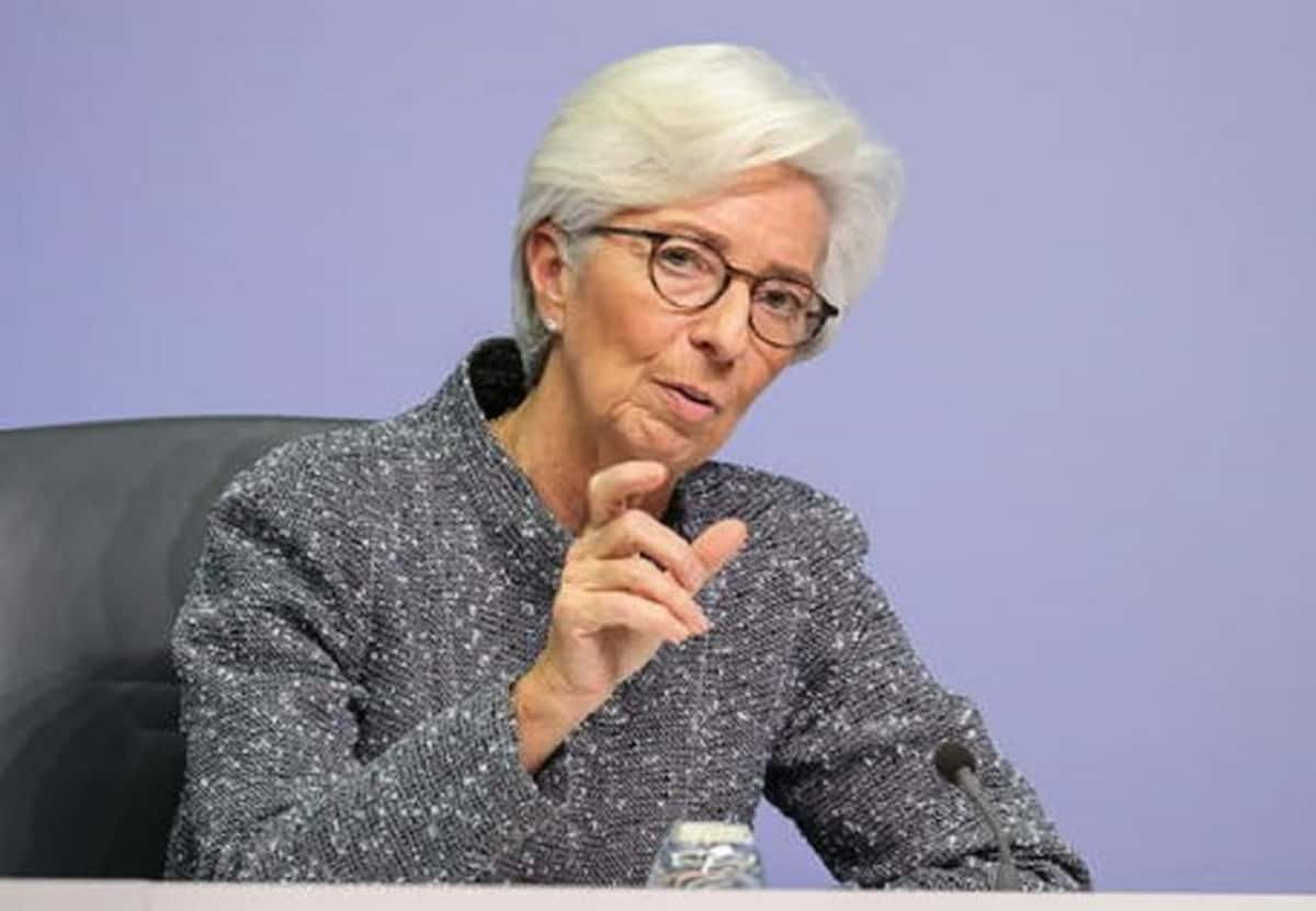 Christine Lagarde ostenta le rughe