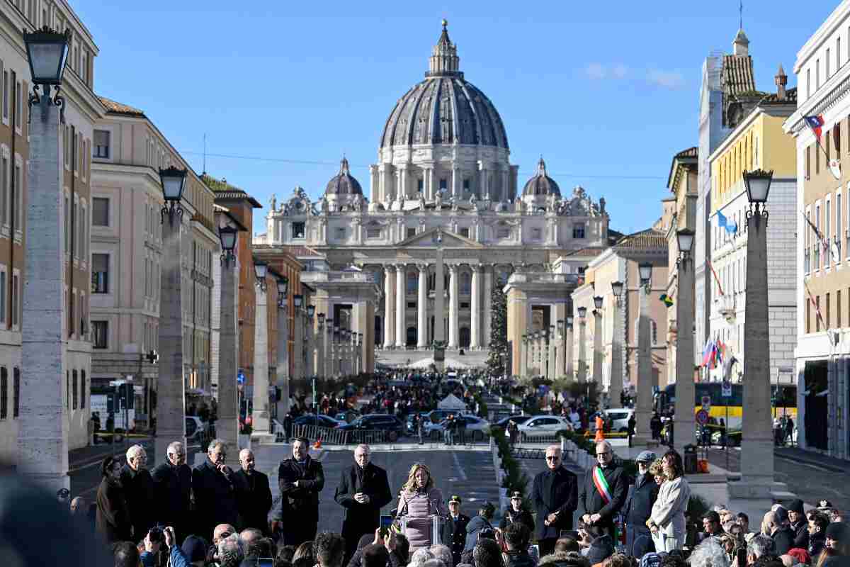 Meloni parla all'innaugurazione del sottopasso di piazza Pia