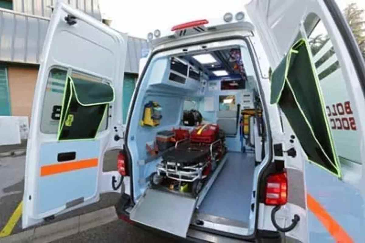 Un'ambulanza in servizio 