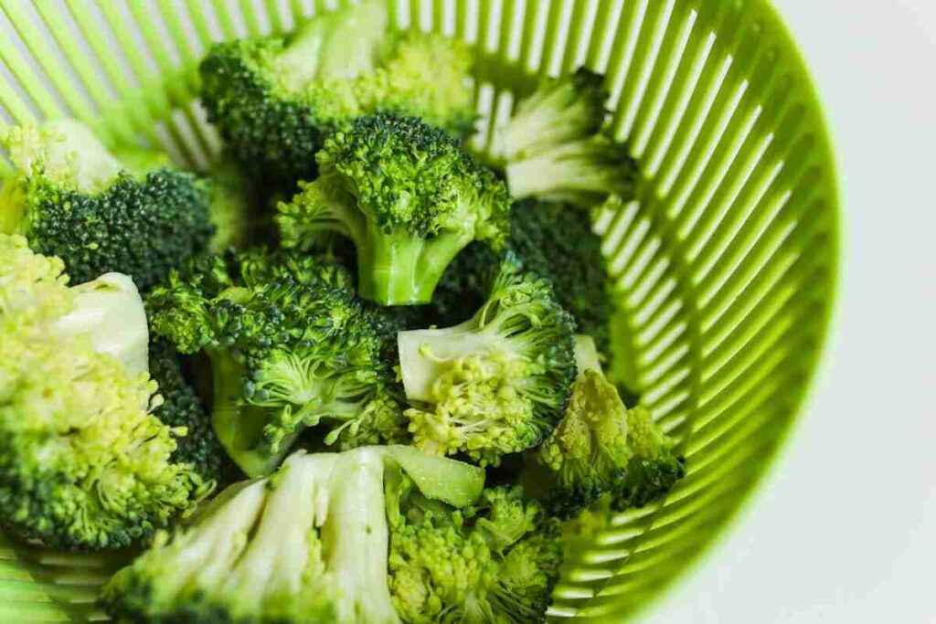 una porzione di broccoli