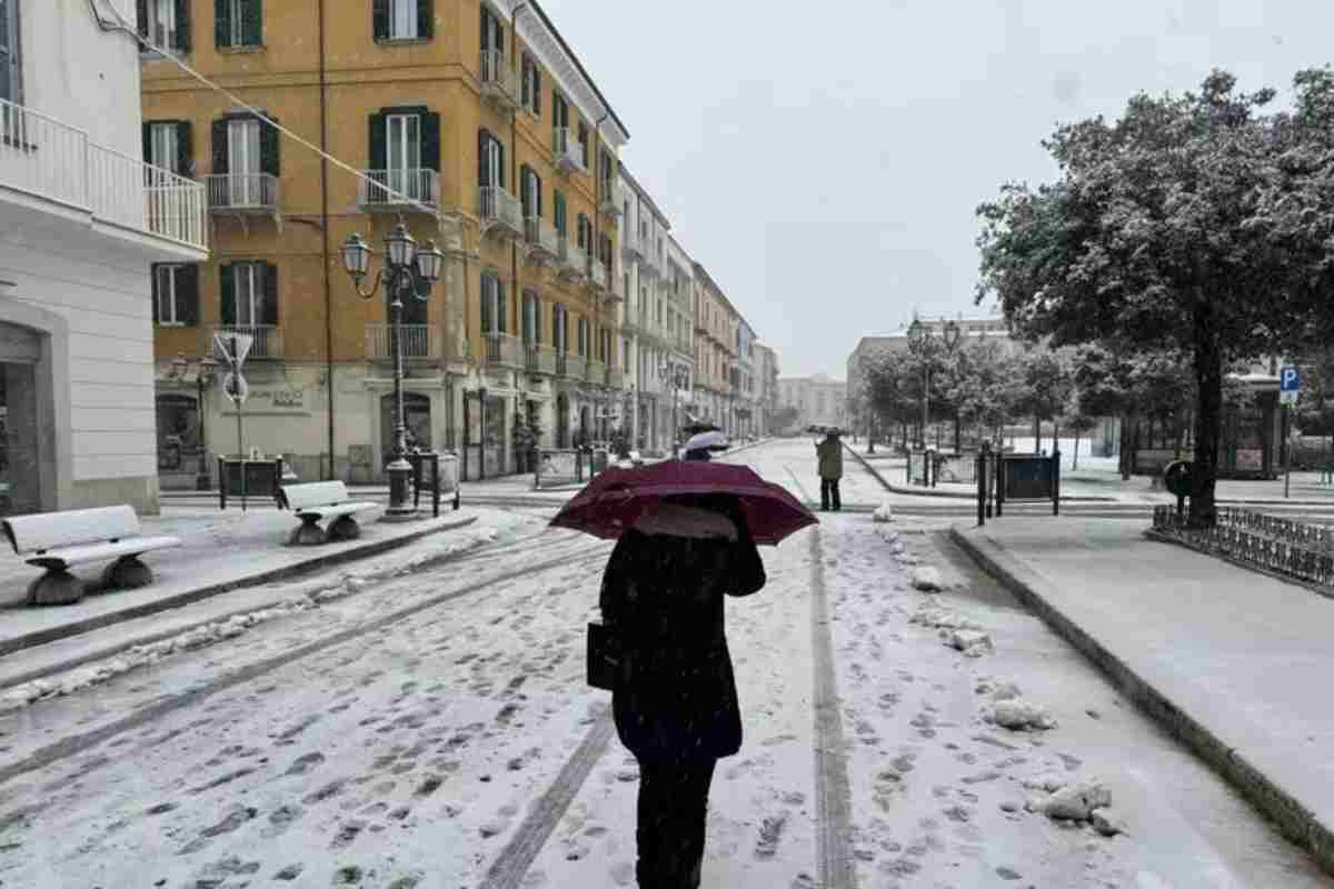 Città italiana sotto la neve