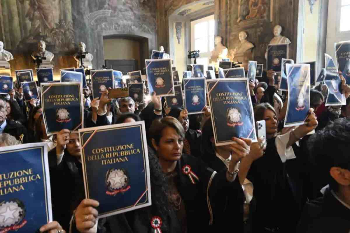 Magistrati protestano a Napoli contro Nordio