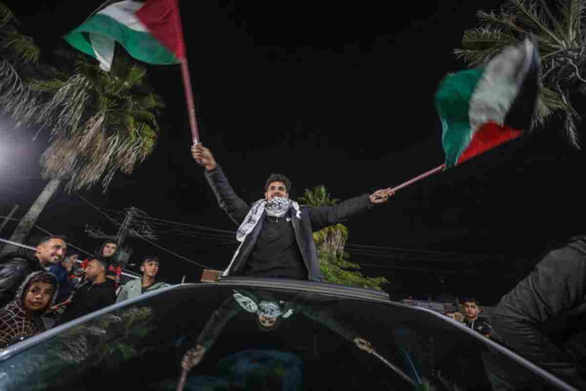 Palestinesi festeggiano la tregua