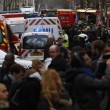 Parigi, spara a 2 agenti e fugge04