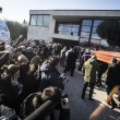 Pino Daniele, funerali Roma: lungo applauso accoglie feretro in chiesa 21