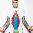 Fedez stilista lancia #NoGodz per Sisley: maglie con Madonne e sangue FOTO 7