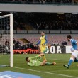 82' Riccardo Meggiorini (Chievo) viene punito col giallo dopo l'infrazione. 80' Per poco! Il tiro di Gonzalo Higuain (Napoli) dal limite termina largo davvero di poco sulla sinistra.