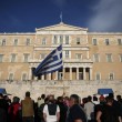 Grecia taglia pensioni, scontri FOTO austerity per aiuti 7