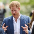 Principe Harry e Meghan Markle, lui ufficializza e accusa i media: "Razzismo contro di lei"