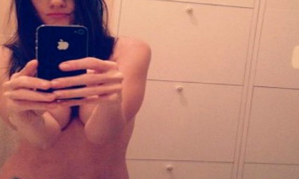 Chiara, 17 anni: "Mandare mie foto nuda su internet mi fa sentire bene"