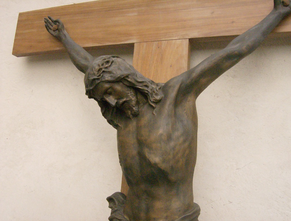 Schio (Vicenza), rubati i chiodi del Cristo del '700. Don Stenco: "E' stato un fanatico religioso"