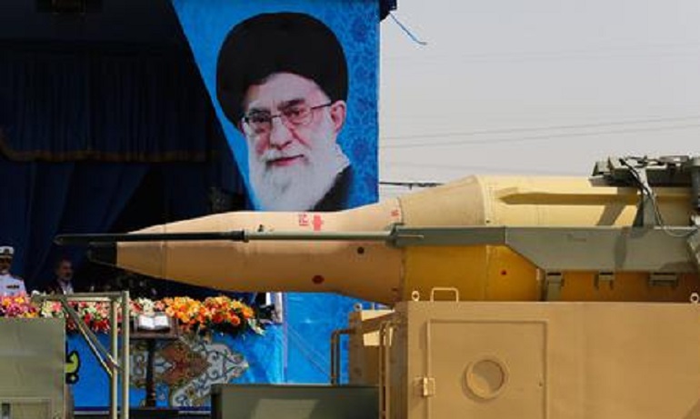 Iran, l'esperto militare Babak Taghvaee: "Il piano per ottenere missili balistici nucleari" (foto Ansa)