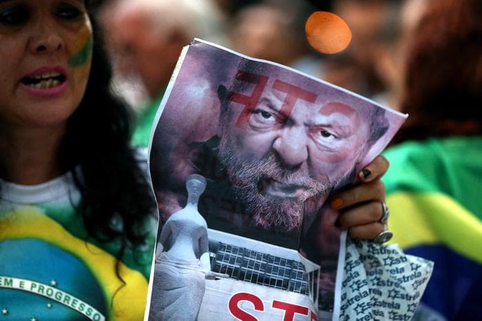 Brasile, ex presidente Lula va in carcere: emesso il mandato di arresto