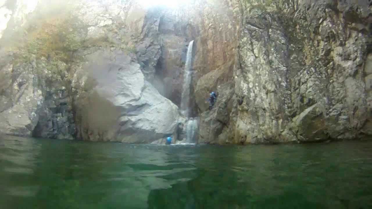 Corsica: onda anomala nel canyon, 5 canoisti morti. "Un piccolo tsunami"