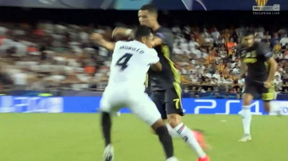 Cristiano Ronaldo, il retroscena: "Le urla di Nedved contro l'arbitro all'intervallo" (foto Ansa)