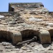 Sassi staccati dalle mura del Passetto a Roma