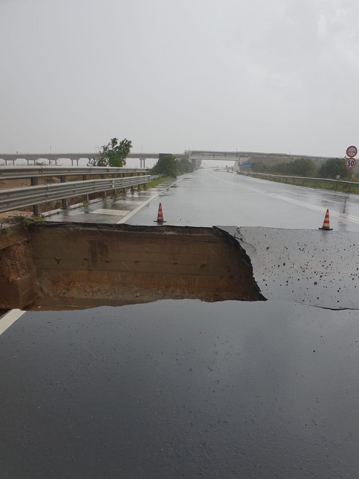 Sardegna, crolla il ponte della Scafa2