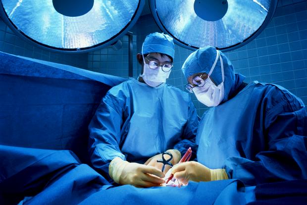 Chirurghi sbagliano testicolo e rendono sterile un bambino di 2 anni