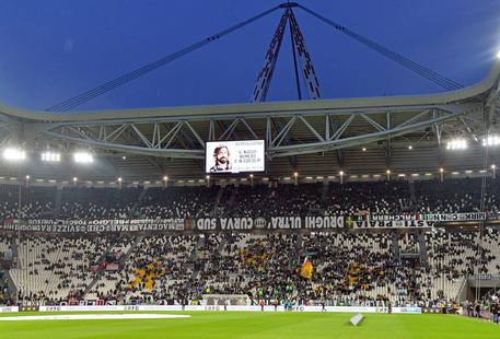 Torino-Juventus, arrestati dieci tifosi per scontri e lancio oggetti fuori dallo stadio