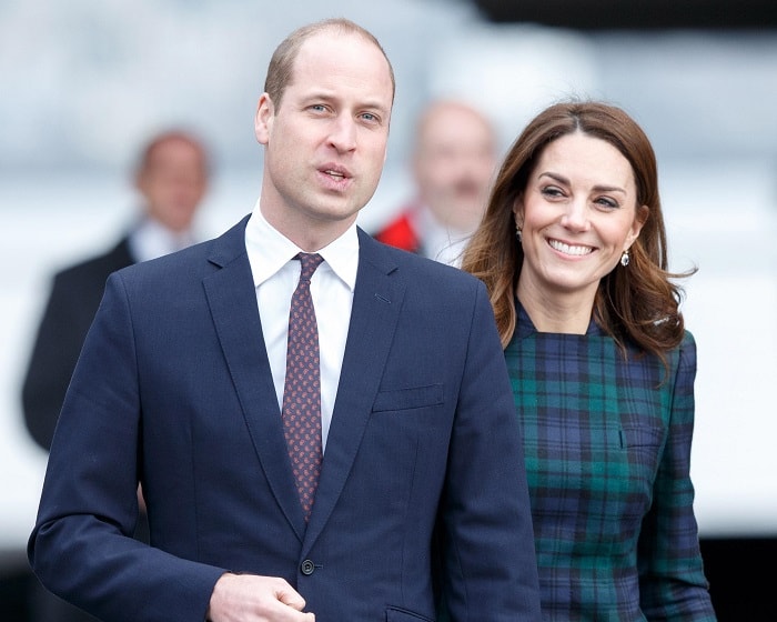 Kate Middleton e il cappottino scozzese di Alexander McQueen4