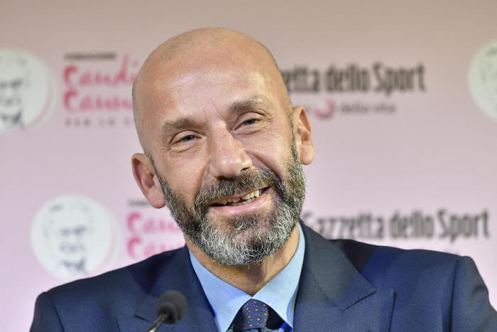 Gianluca Vialli prende a calci il tumore: la Samp, le donne, la Juve, Mancini...