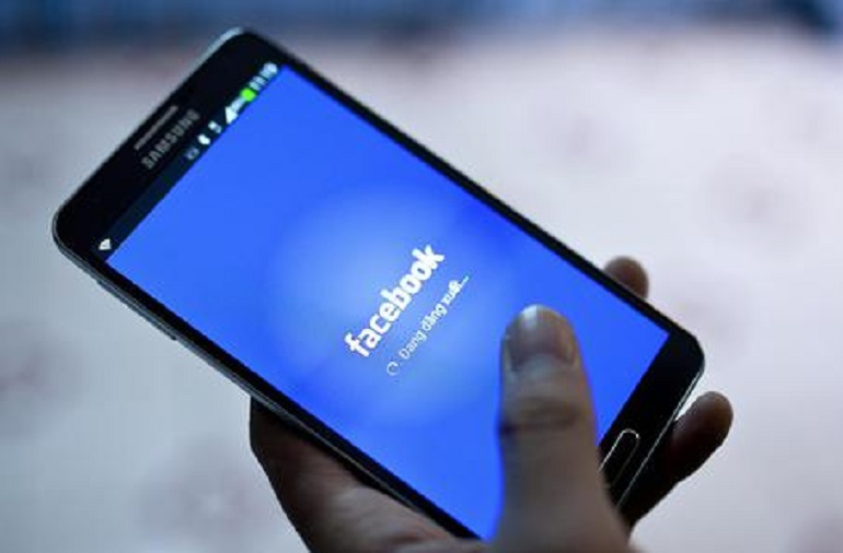 Facebook accantona 3 miliardi per possibile multa per la privacy (foto d'archivio Ansa)