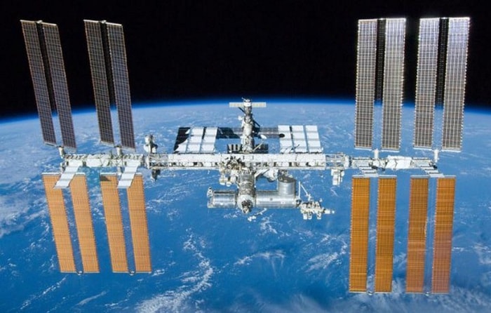 Nasa: stazione spaziale colonizzata da batteri mangia metalli