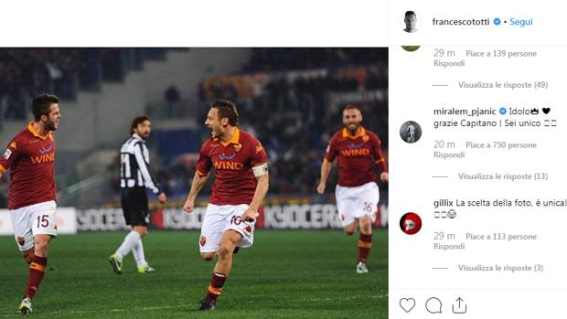 Totti, siparietto Instagram con Pjanic: "Auguri anche se... in ritardo!"