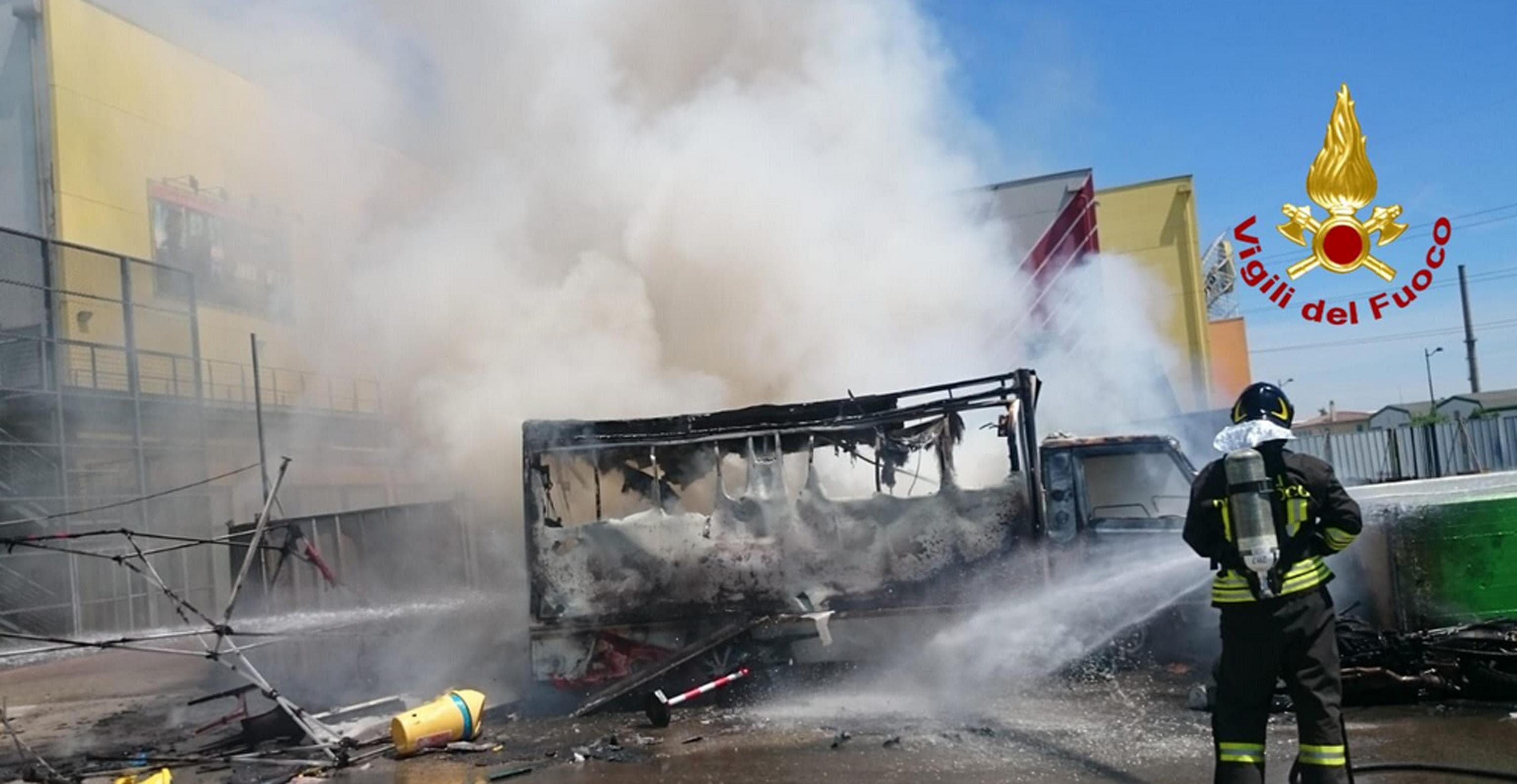 Marghera, esplode furgone che vende panini: quattro feriti, due sono gravi