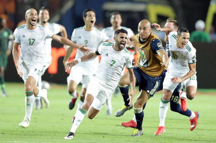 Mahrez porta in finale l'Algeria e dedica il gol al deputato lepenista francese che gufava contro