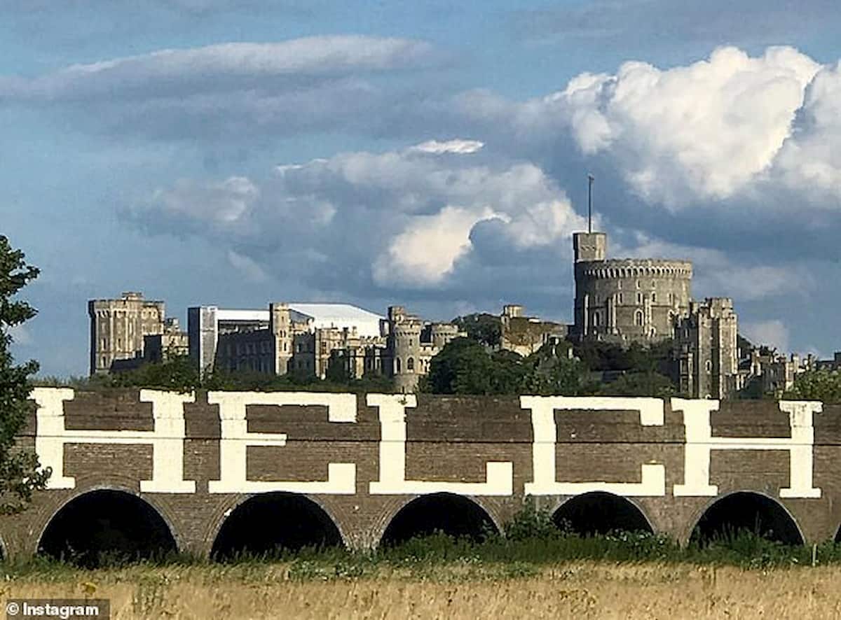Il graffito che ha fatto irritare la regina Elisabetta