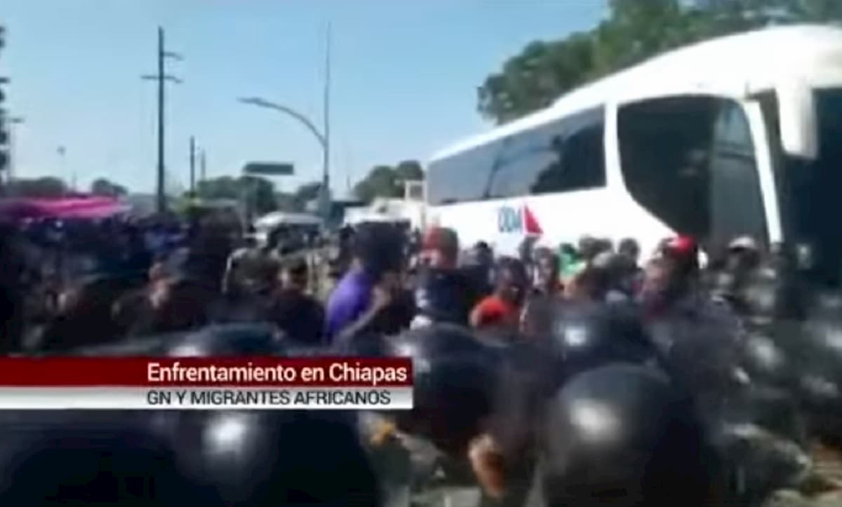 Messico, violenta rissa tra tra migranti africani e guardia nazionale VIDEO