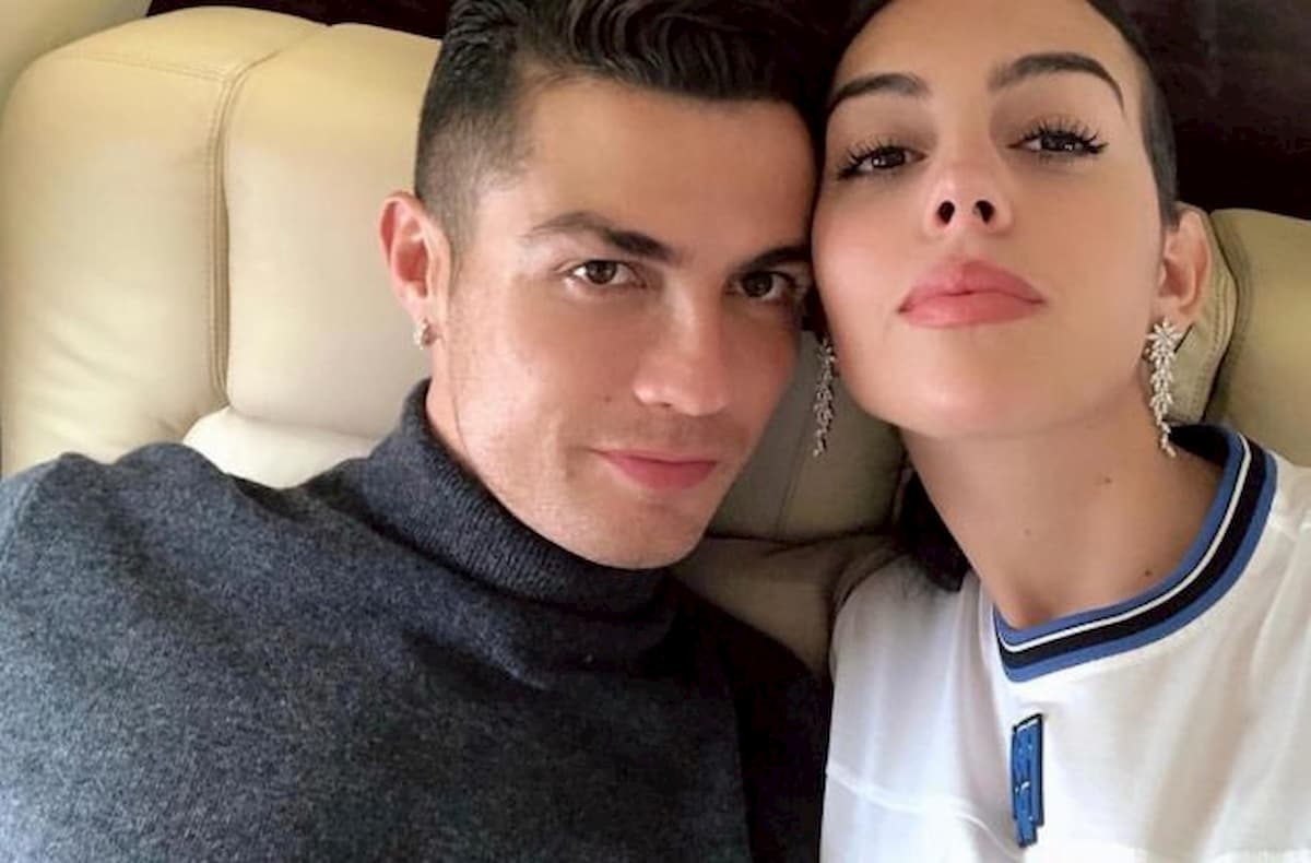Cristiano Ronaldo smentisce le nozze segrete con Georgina. Ma nel testamento...