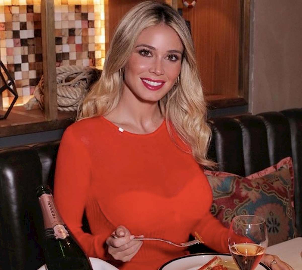 Diletta Leotta vestito trasparente su Instagram, fan: vorrei essere forchetta