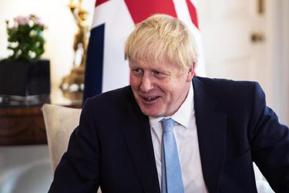 Boris Johnson licenzia mezzo Governo. Giampaolo Scacchi: Brexit e golpe