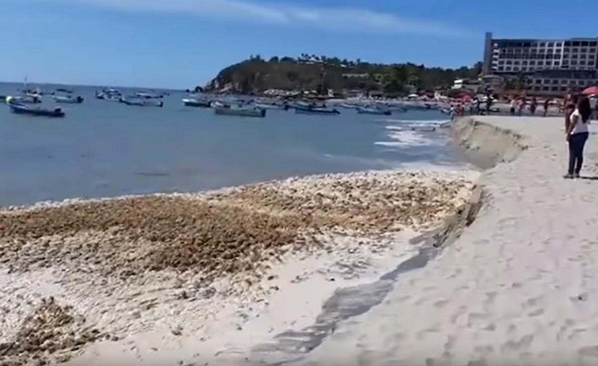 messico spiaggia sprofonda