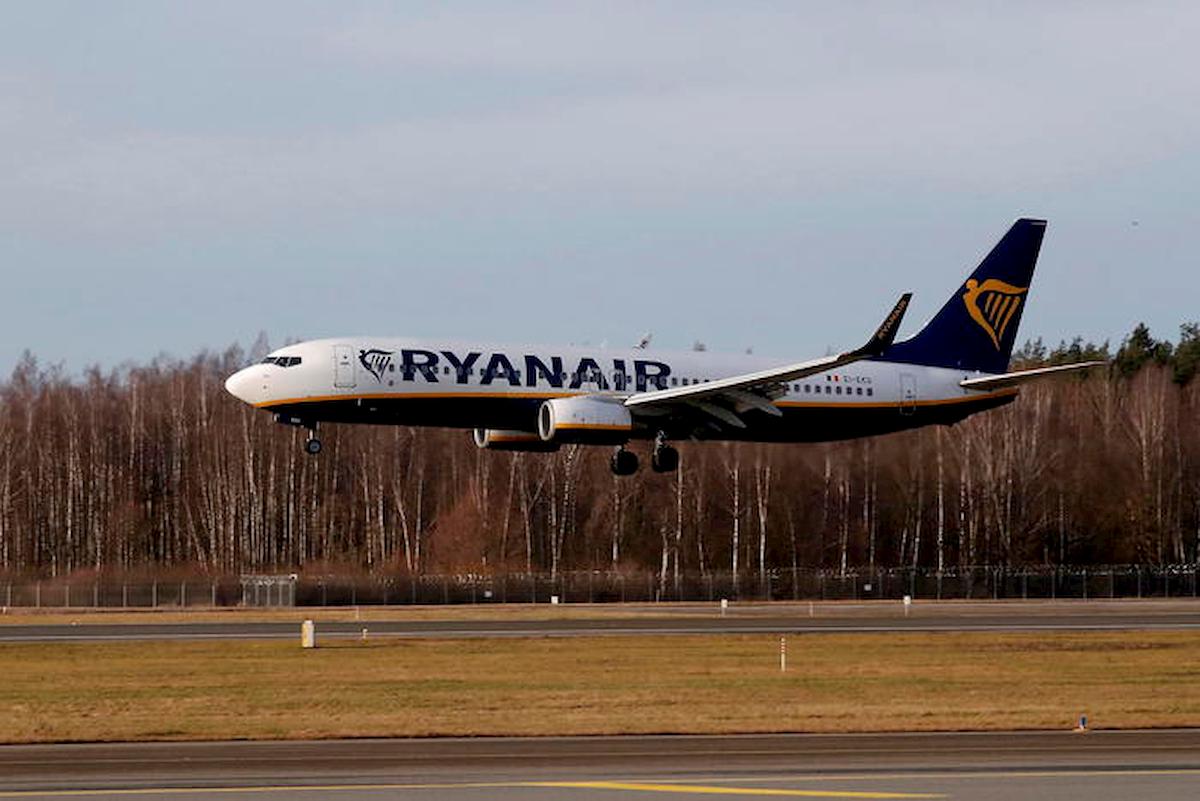 Ryanair, da luglio riparte il 40% dei voli. A bordo con mascherina e permesso per andare in bagno