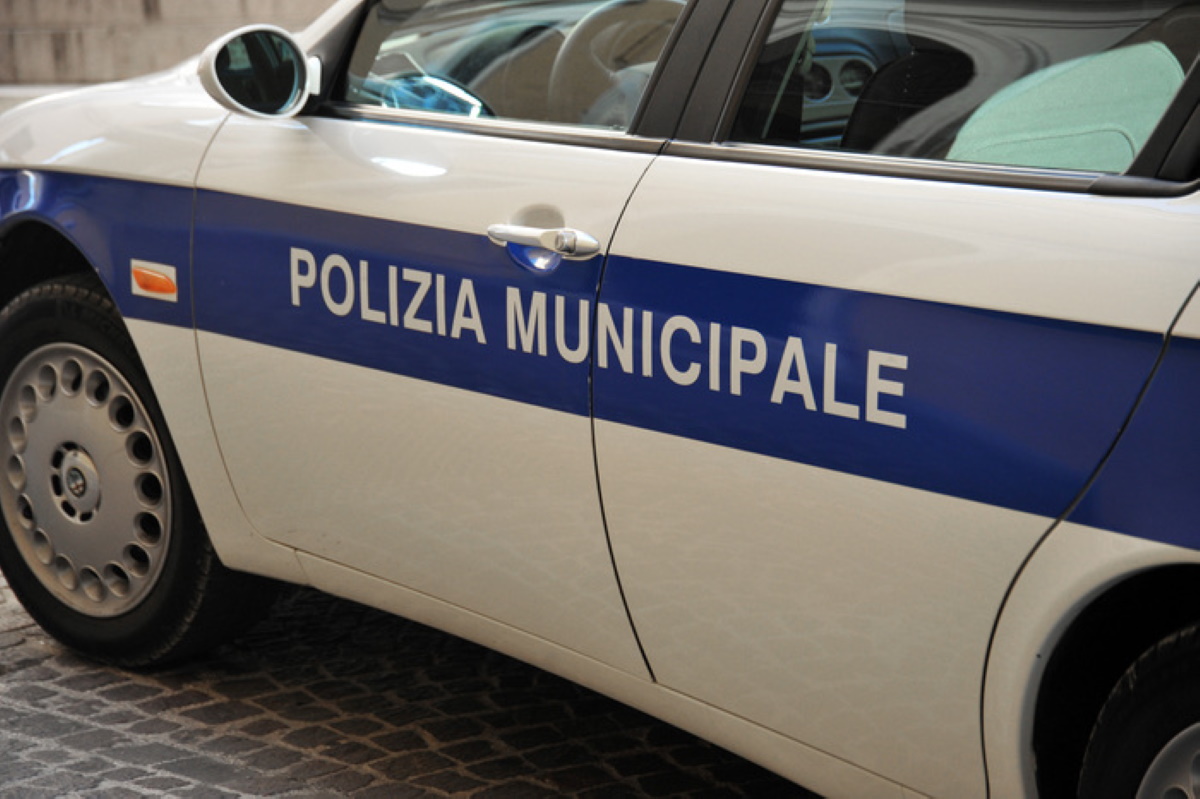 Roma, marito della vigilessa minaccia il segnalatore seriale di multe