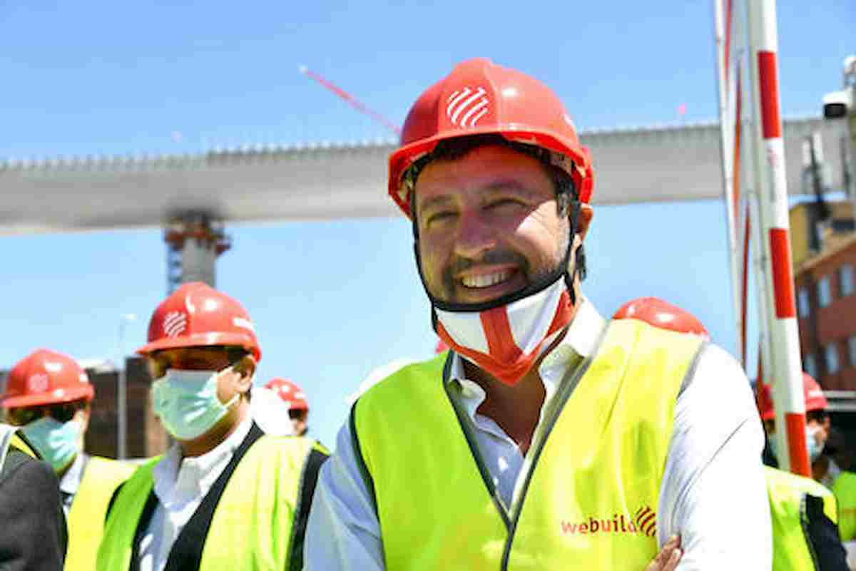 Ponte Genova, gaffe di Salvini-ingegnere: "Si autoalimenterà coi pannelli di metano"