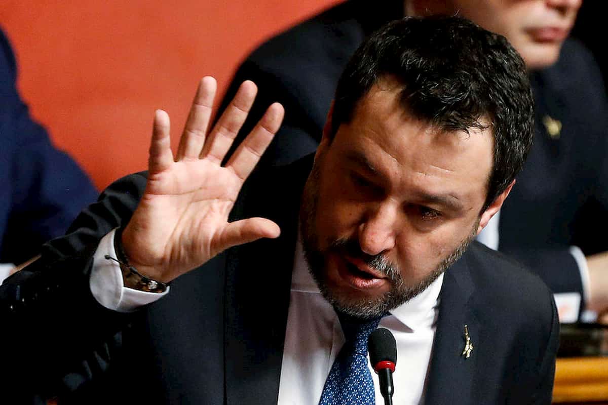 Salvini, il lapsus in Senato: "I porti chiusi condannano a morte migliaia di persone" VIDEO