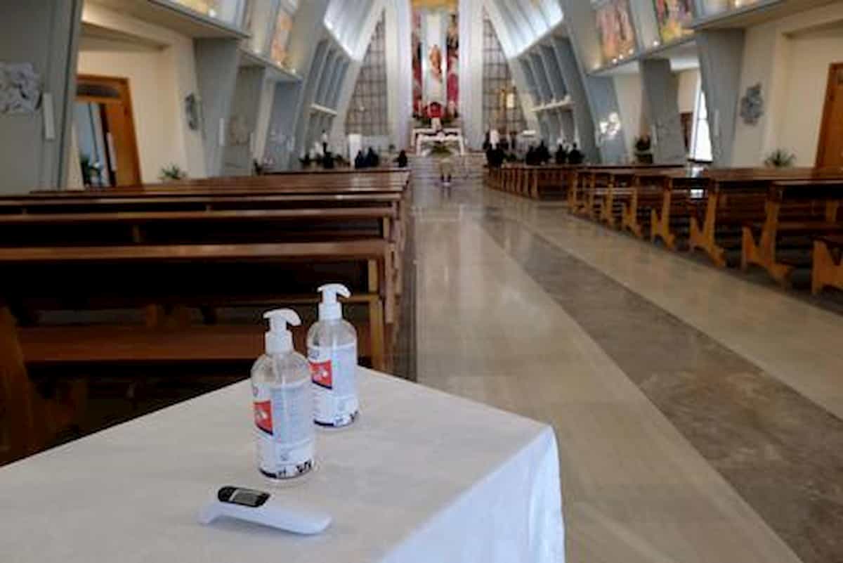San Maurizio d'Opaglio funerale chiesa