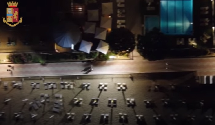 Droga a Jesolo, polizia arresta 11 spacciatori grazie al drone VIDEO