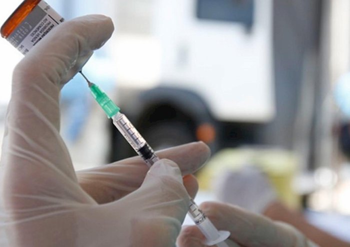 Coronavirus, Ue accelera su vaccino. "AstraZeneca sul mercato a novembre"
