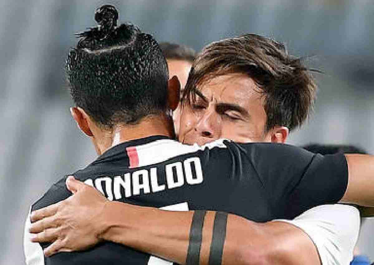 Cristiano Ronaldo ha il coronavirus ma torna a Torino, sarà in isolamento domestico Italia
