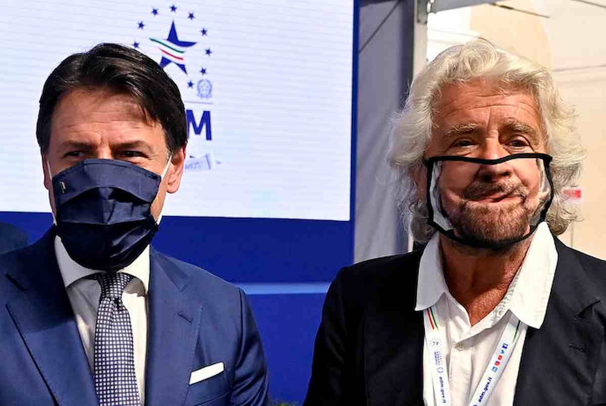 M5s in bilico: Conte pronto al passo indietro dopo l'attacco di Grillo