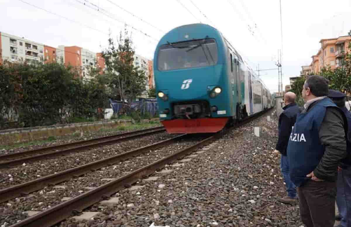 Voghera (Pavia), 20enne travolto e ucciso da un treno a Bressana Bottarone. Ipotesi suicidio