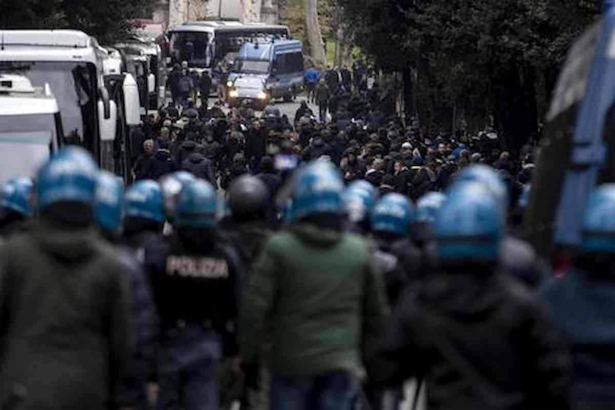 polizia, foto ansa