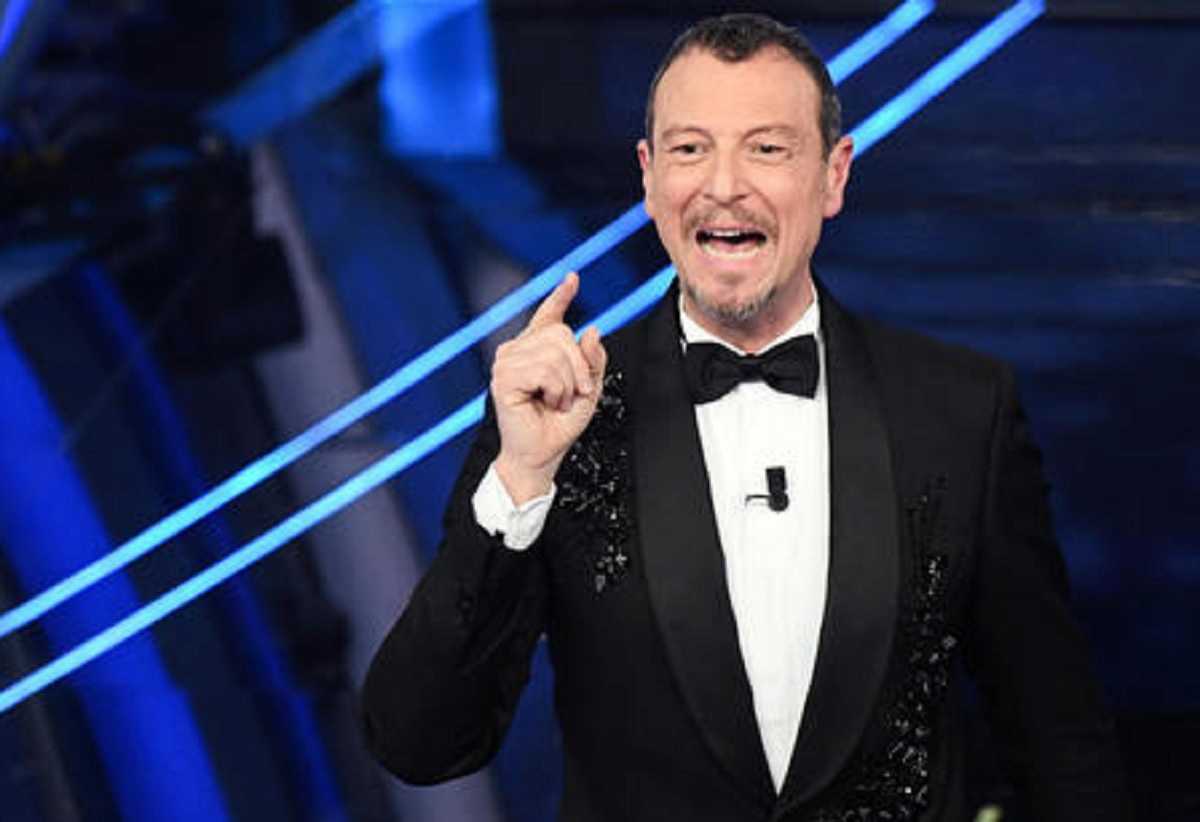 Sanremo, Amadeus: "Cosa succede se mi prendo il Covid? Non abbiamo un piano B..."