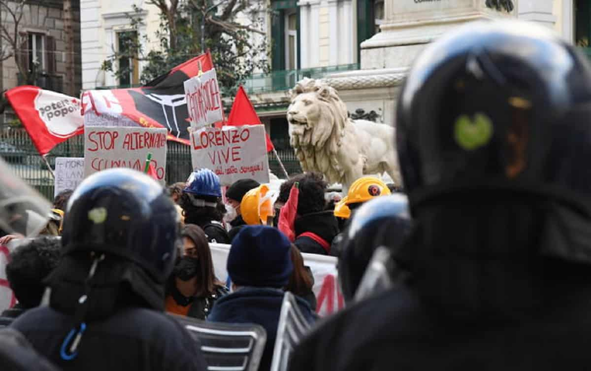 Lorenzo Parelli, non nel suo nome per una causa falsa. Studenti contro l'esame e contro se stessi