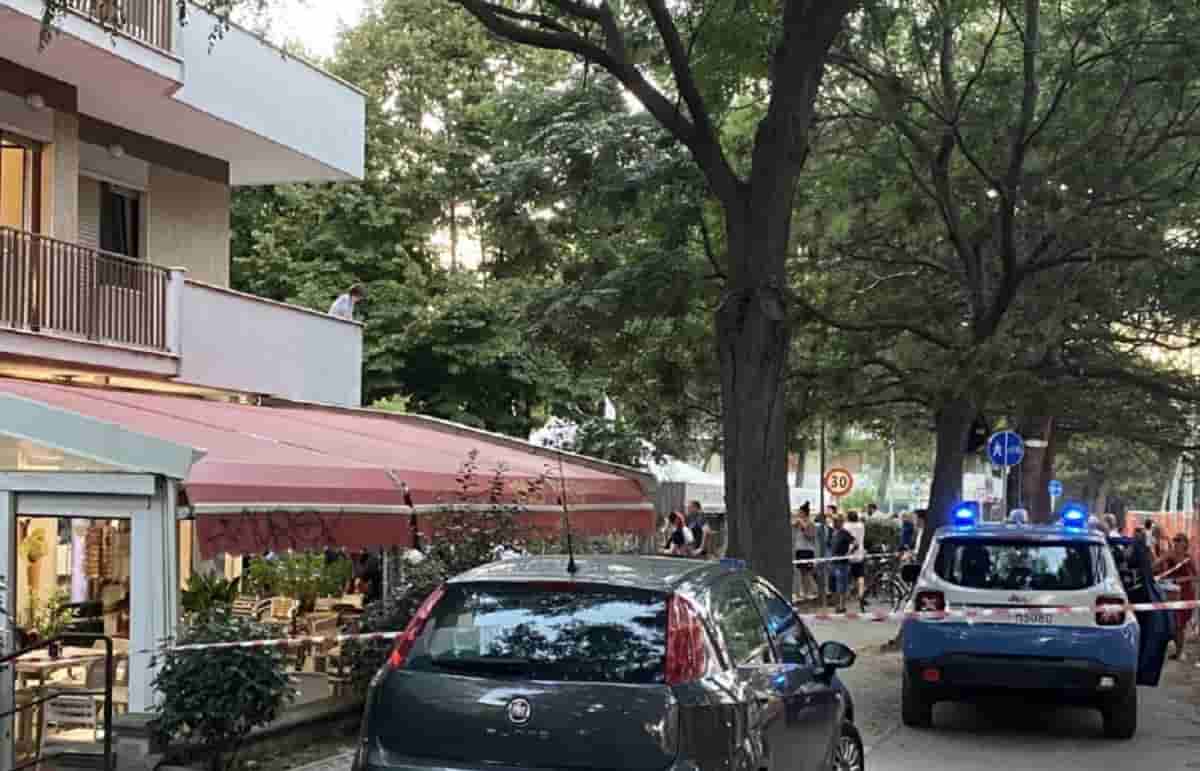 Pescara, agguato nel bar del centro: ucciso un architetto, grave ex calciatore